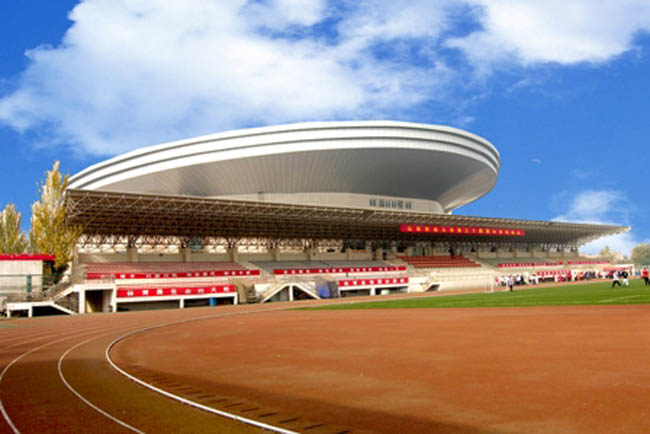 牙克石体育场看台网架工程